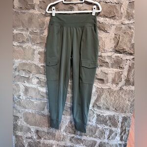 EUC Athleta Venice Cargo joggers. Size MEDIUM TALL